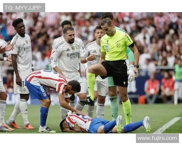 英超激战：多特蒙德凭乌龙球险胜马竞引发争议判罚热议