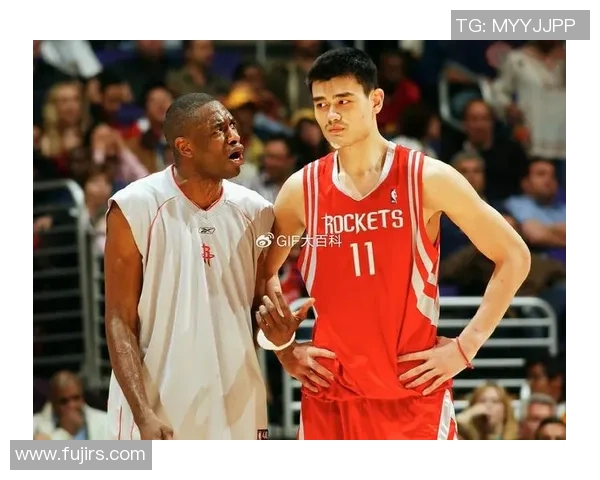 老汤与姚明的传奇对决：篮球场上的友谊与荣耀交织的故事