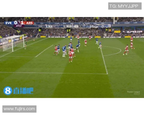 友谊赛精彩对决AC米兰与曼联战成平局神扑瞬间震撼全场