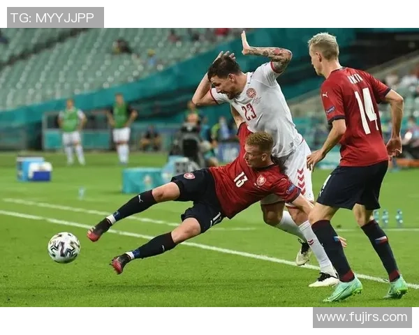 意甲激战:拜仁与曼联战成平局帽子戏法引发全场狂欢十大精彩进球回顾 意甲激战:拜仁与曼联战成平局帽子戏法引发全场狂欢十大精彩进球回顾