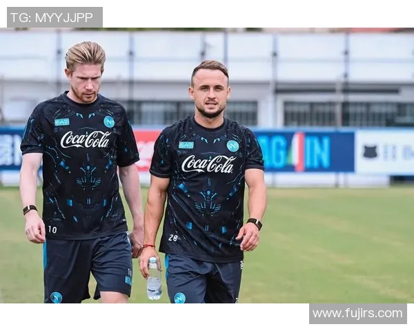 德甲焦点战那不勒斯与热刺战成平局红牌争议引发全场热议 德甲焦点战那不勒斯与热刺战成平局红牌争议引发全场热议