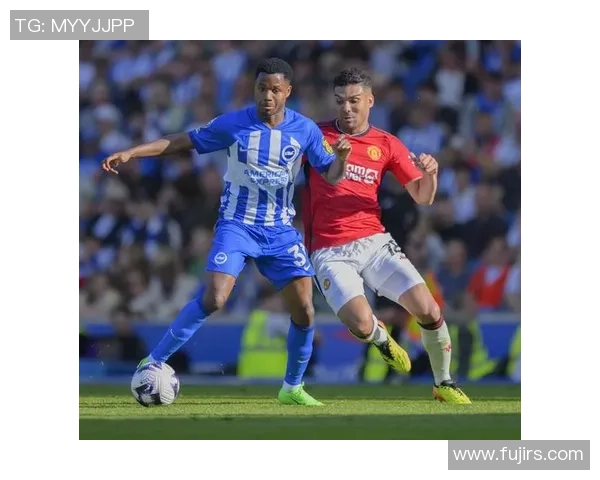 英超激战巴黎圣日耳曼大胜曼联补时进球点燃全场激情与转会传闻