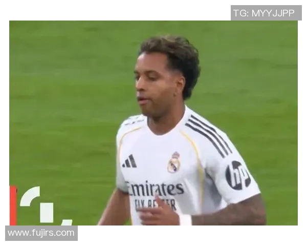 欧联杯惊心动魄皇马逆转巴萨争议判罚引发全场热议