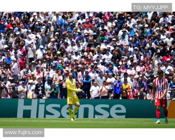 意甲激战：马竞逆转里昂引发争议判罚全场沸腾