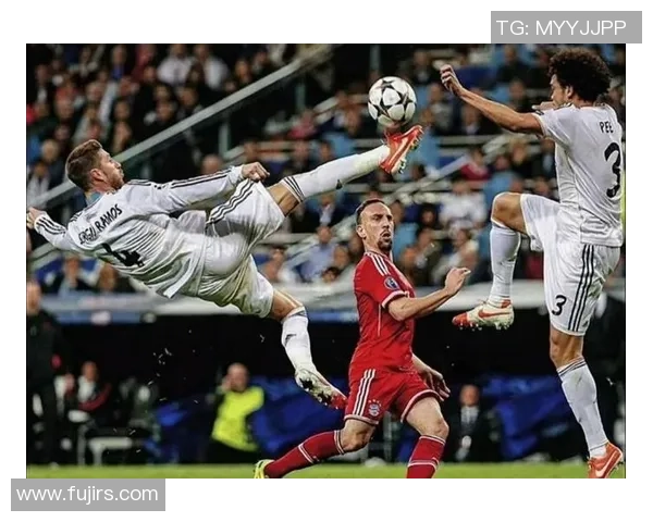 那不勒斯强势晋级足总杯三球击败本菲卡红牌事件引发全场热议